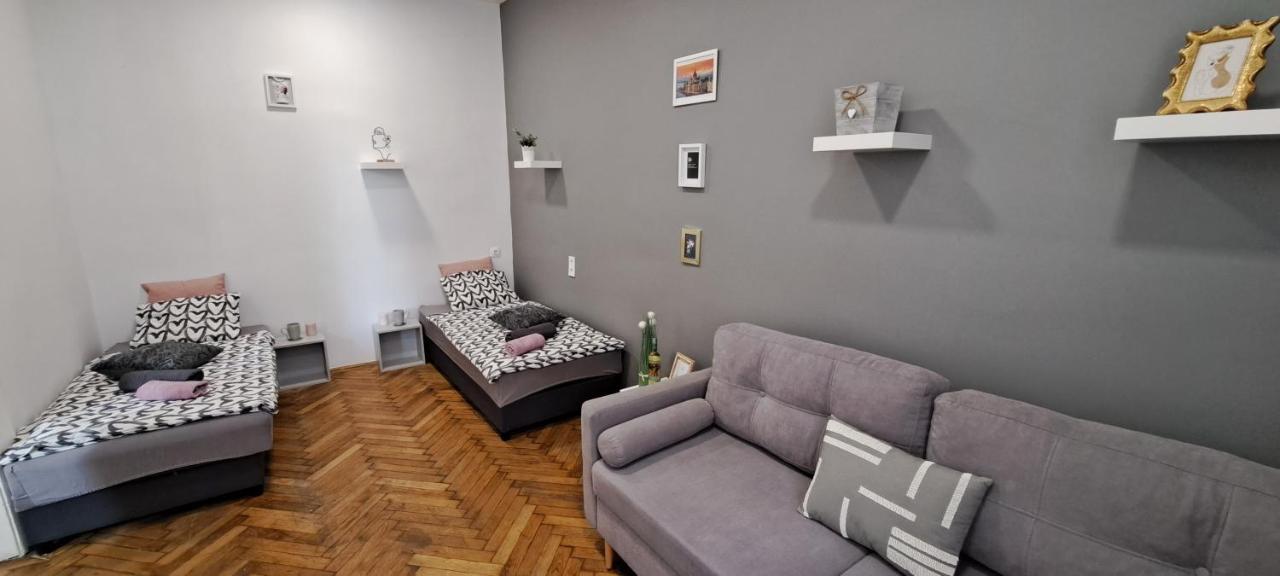 Sweet 16 Apartment In The Party District Budapest Exterior foto